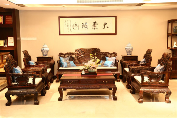 紅木家具擺放四大要訣，打造優(yōu)雅國風裝潢！